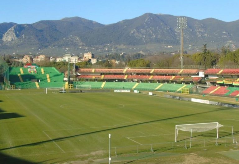 Serie C: la capolista Ternana riceve la cenerentola Cavese
