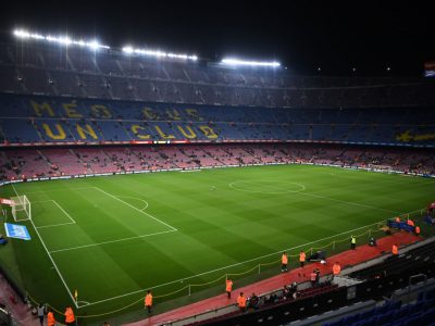 Stadio Camp Nou del Barcellona di notte