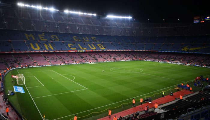 Stadio Camp Nou del Barcellona di notte