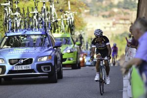 Ciclismo: il Giro d'Italia si arrampica sulle Dolomiti