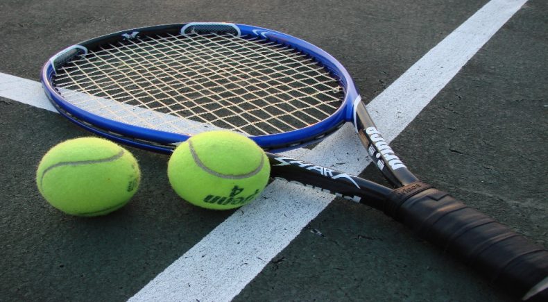 Racchetta Blu da Tennis Professionale