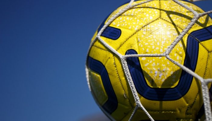 Pallone da Calcio Giallo in Rete