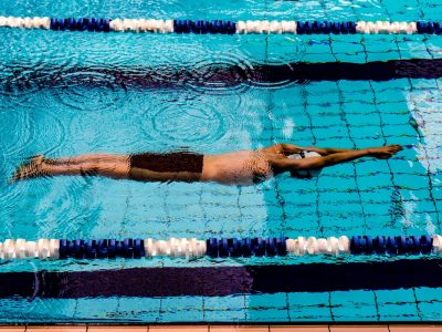 nuoto maschile in fermento per la finale 400 metri stile libero