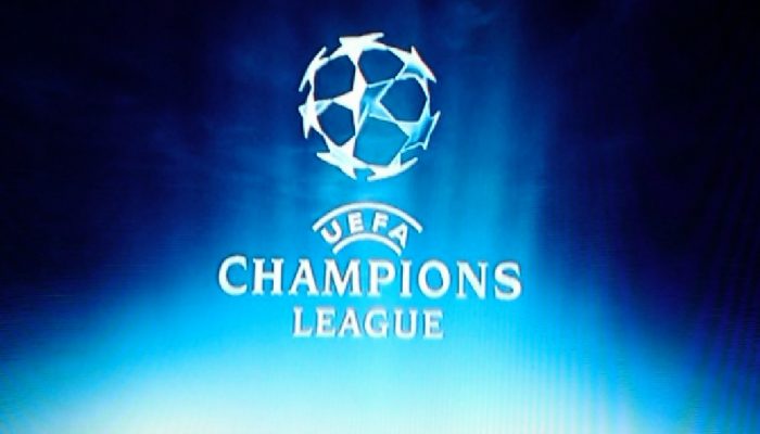 Logo Champions League Blu e Bianco con sfocatura