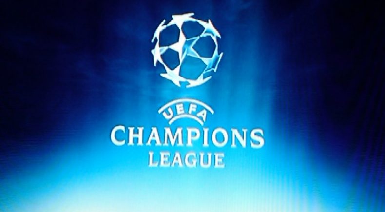 Logo Champions League Blu e Bianco con sfocatura