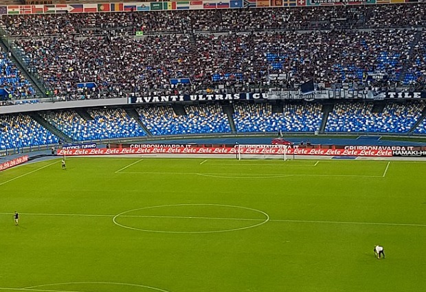 Serie A, il Napoli sfida l'Inter per la corsa scudetto